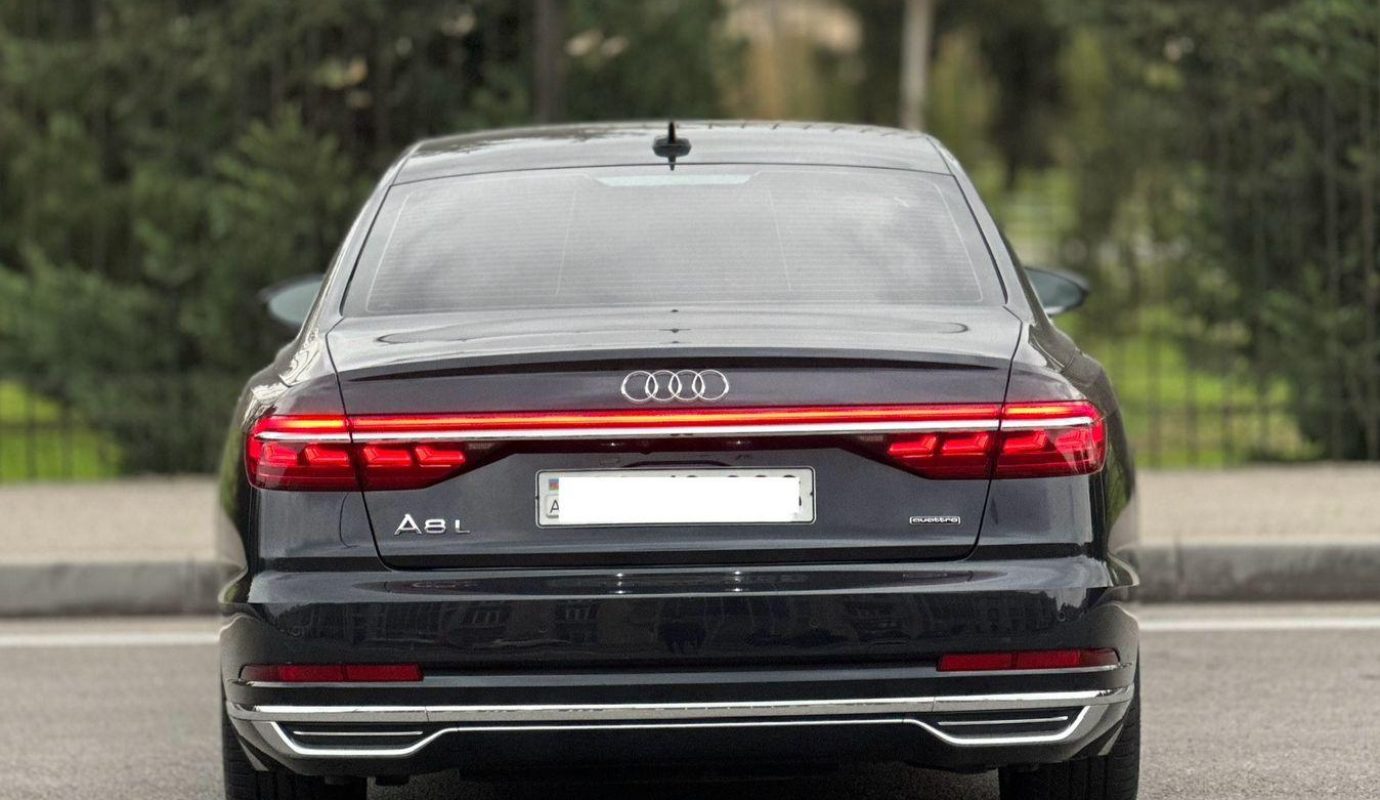 Audi A8, 3.0 L, 2018 il, 108 000 km