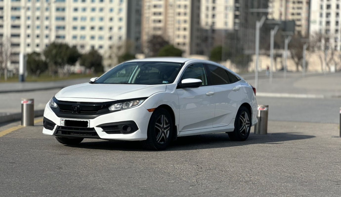 Honda Civic, 2.0 L, 2015 il, 198 000 km