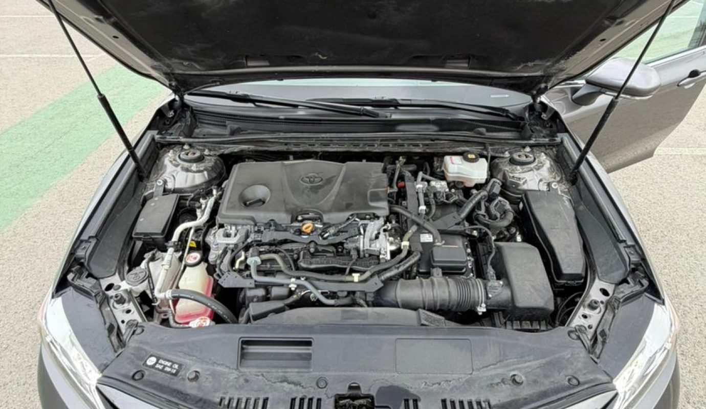 Toyota Camry, 2.5 L, 2020 il, 126 000 km