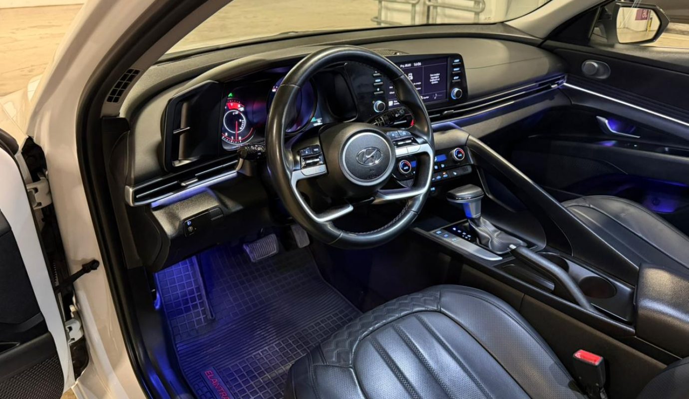 Hyundai Elantra, 1.6 L, 2022 il, 120 000 km