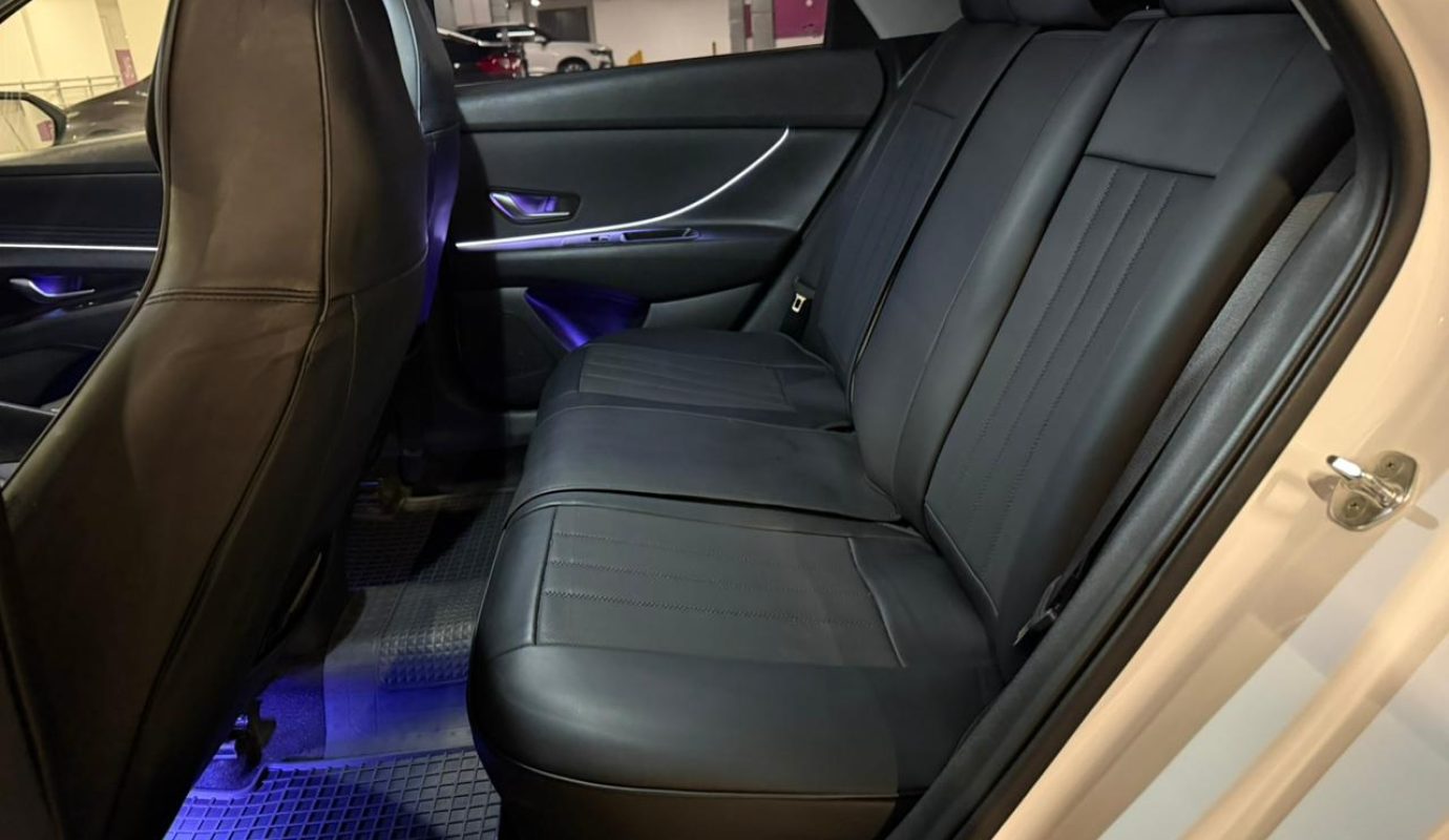 Hyundai Elantra, 1.6 L, 2022 il, 120 000 km