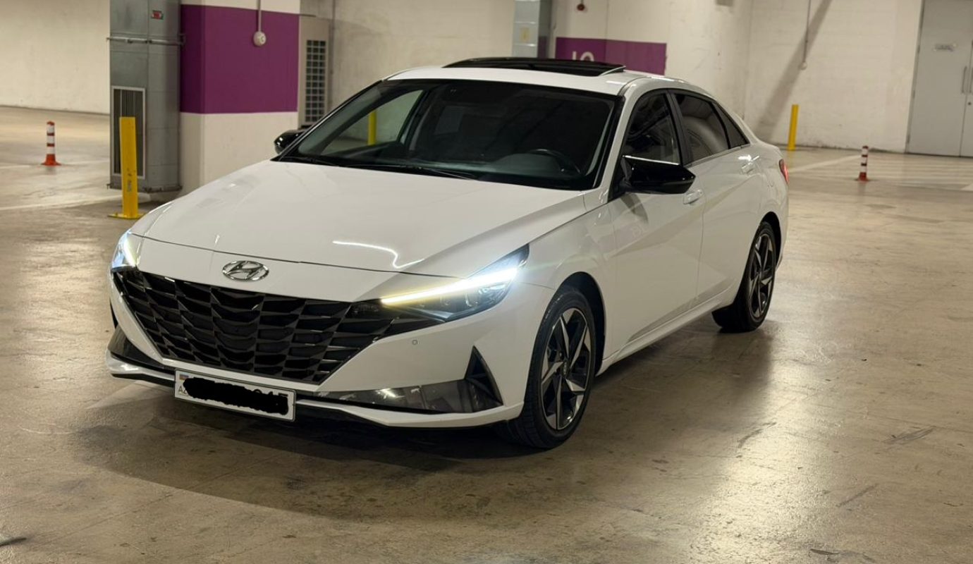 Hyundai Elantra, 1.6 L, 2022 il, 120 000 km