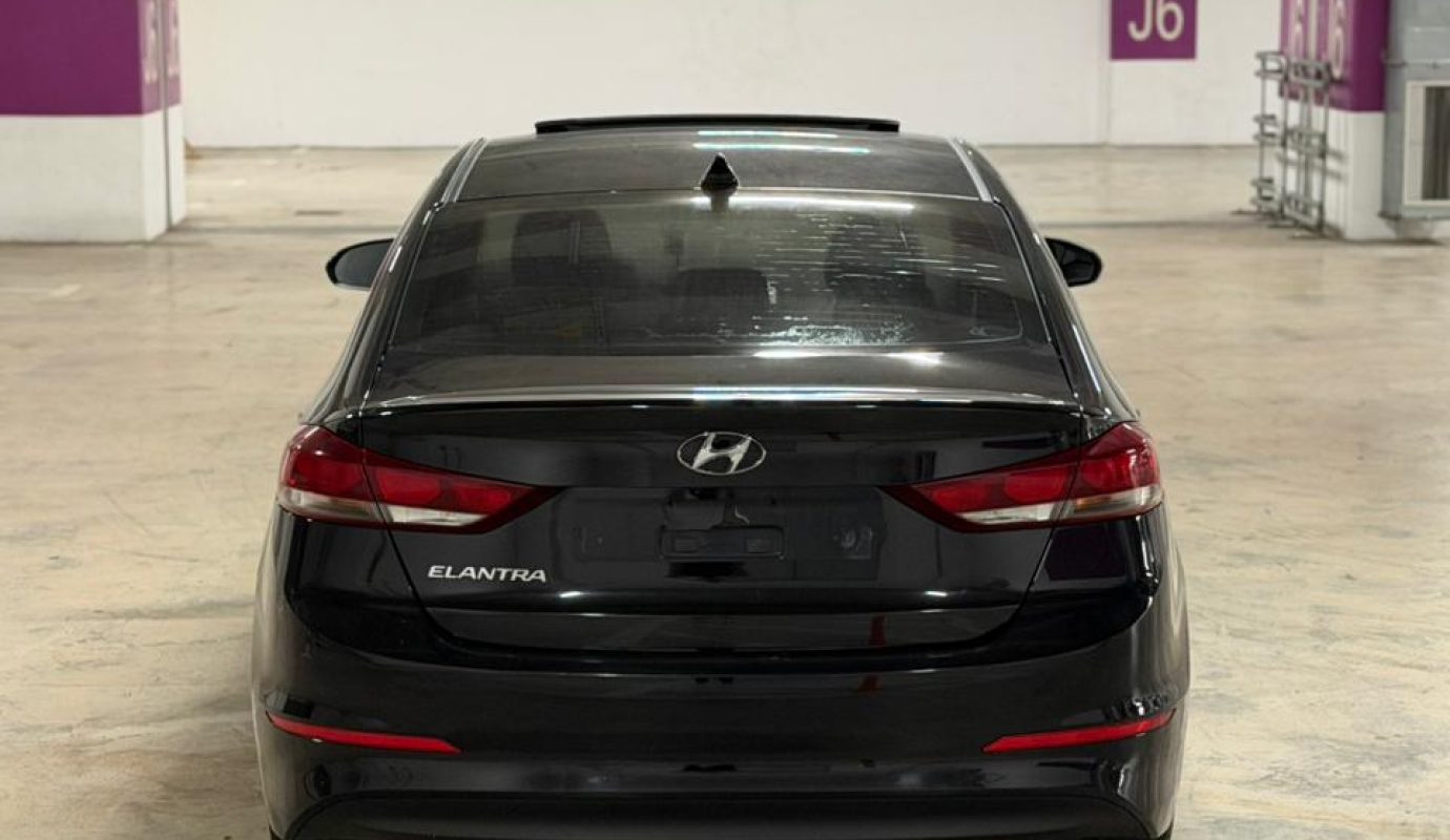 Hyundai Elantra, 2.0 L, 2018 il, 170 000 km
