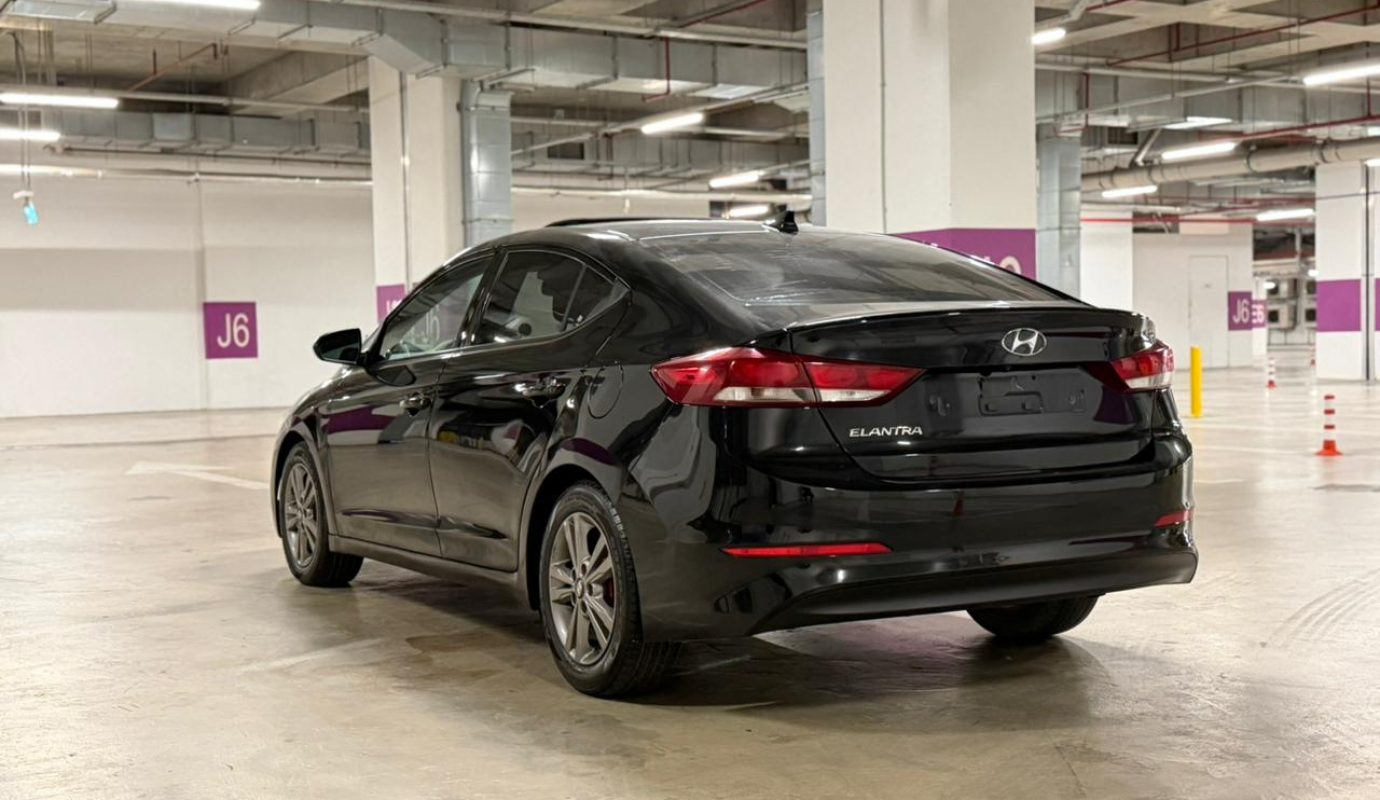 Hyundai Elantra, 2.0 L, 2018 il, 170 000 km