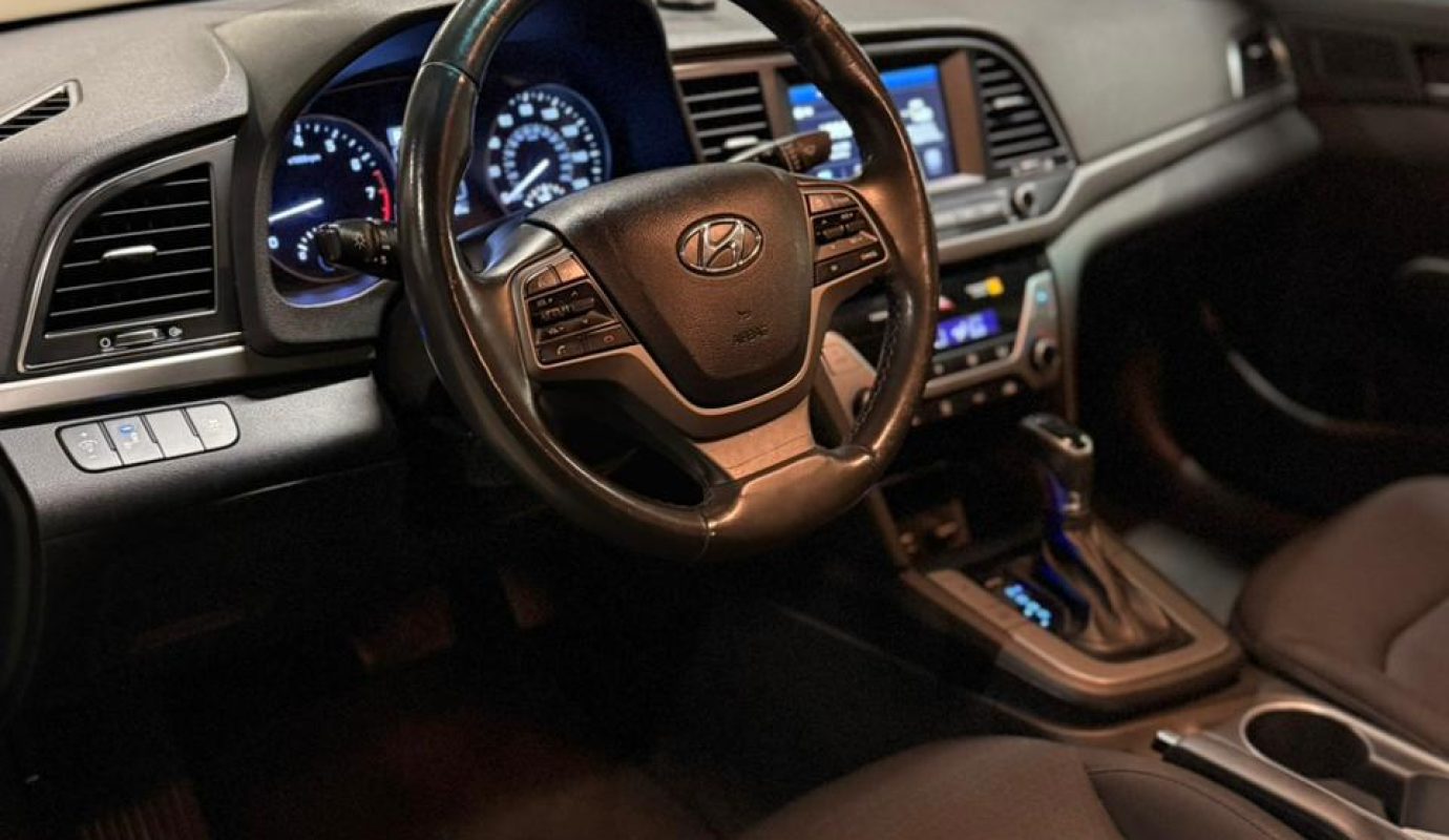 Hyundai Elantra, 2.0 L, 2018 il, 170 000 km