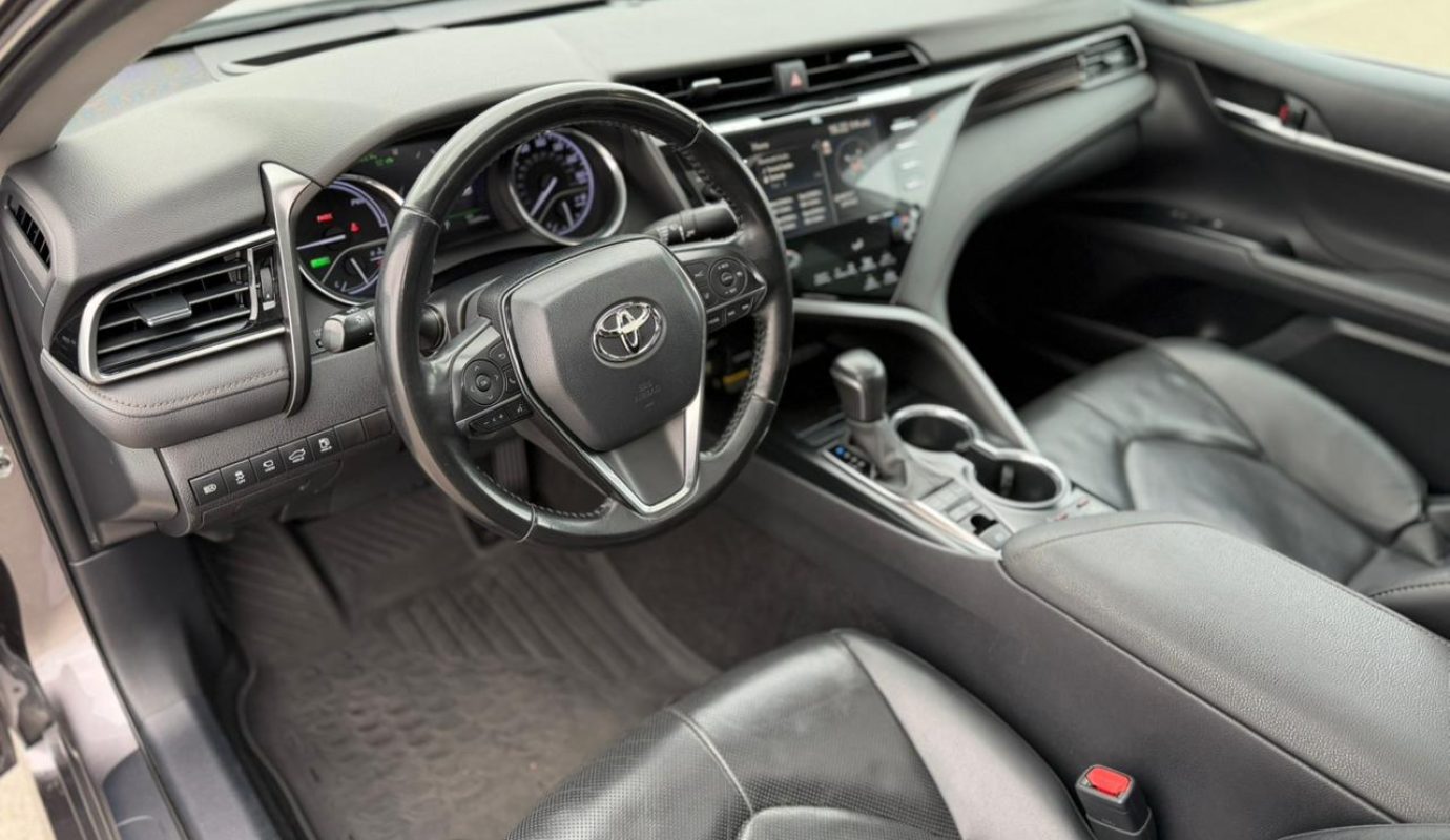 Toyota Camry, 2.5 L, 2020 il, 126 000 km