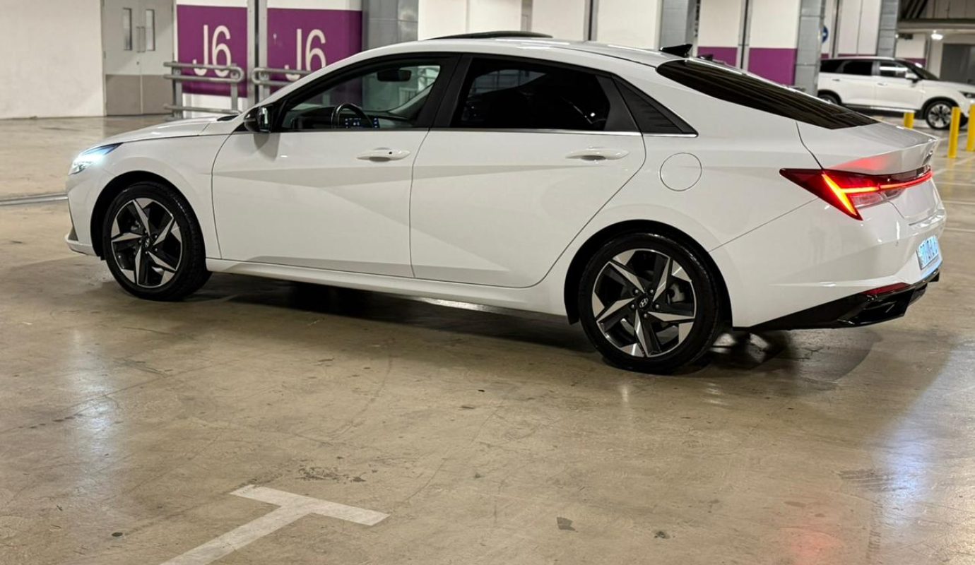 Hyundai Elantra, 1.6 L, 2022 il, 120 000 km