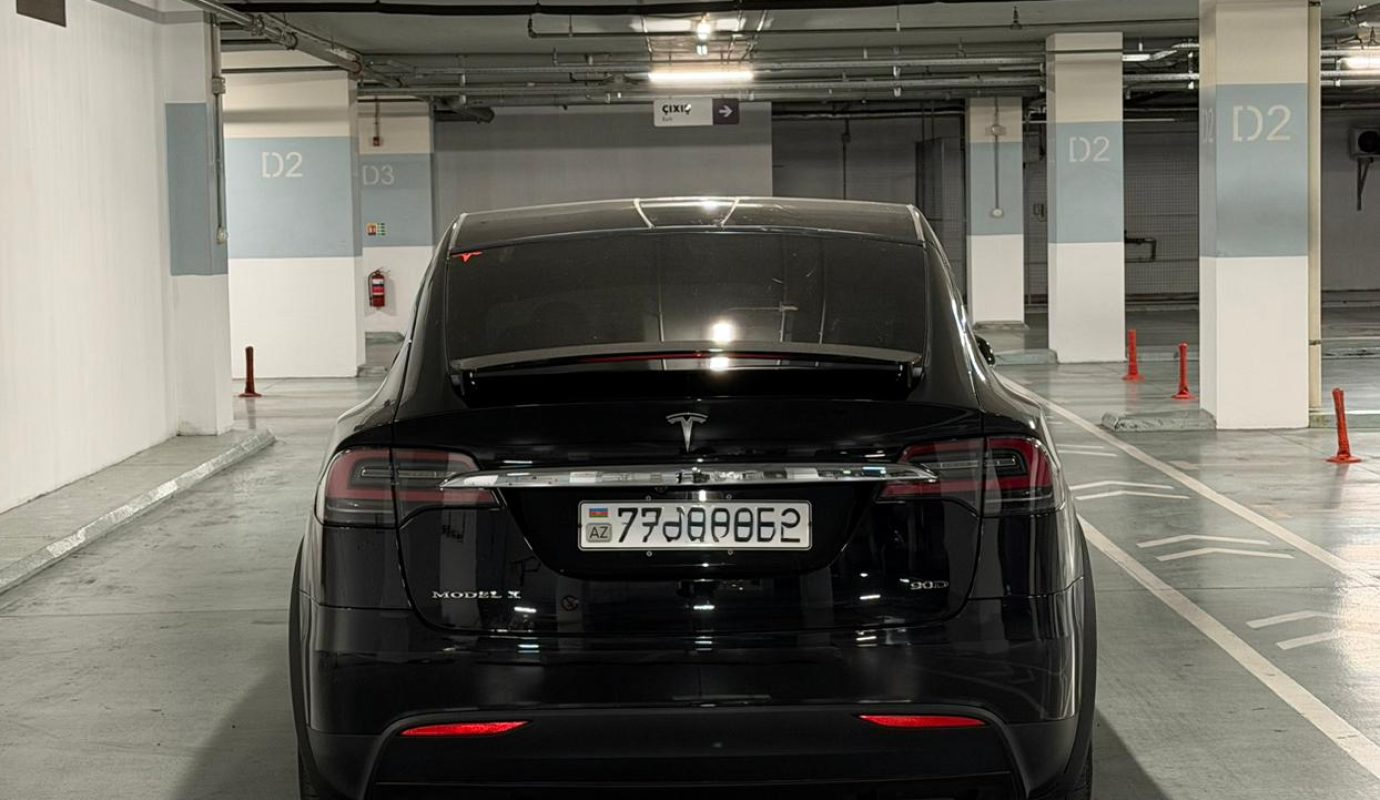 Tesla Model Y, 2024 il, 16 000 km