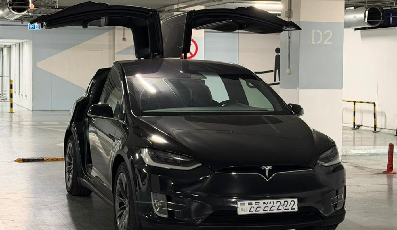 Tesla Model Y, 2024 il, 16 000 km